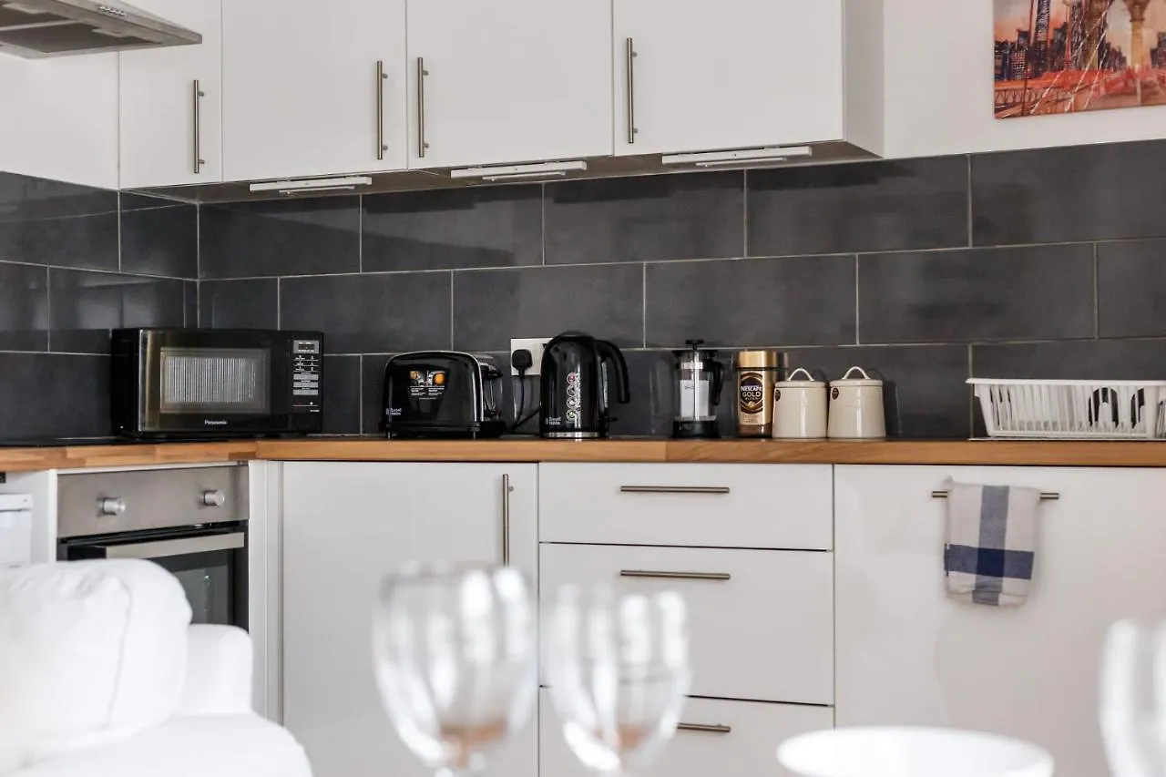 Apartament Charming, Well-Equipped Apt - 5 Minutes From Beach Bournemouth