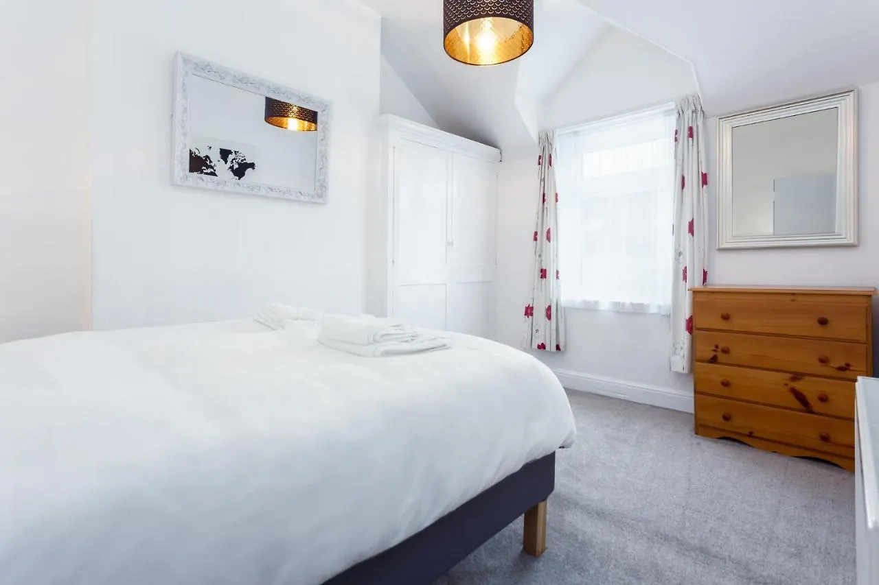Charming, Well-Equipped Apt - 5 Minutes From Beach Bournemouth United Kingdom